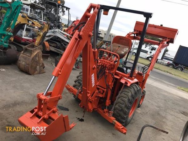Kubota B2150 HST tractor for sale in Brooklyn, VIC - Image 8