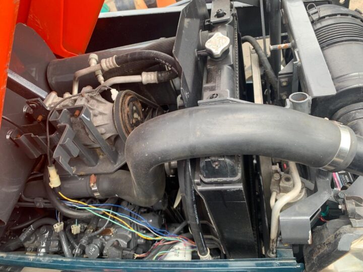 Kubota KL330 with A/C cabin, 34 HP - Image 22