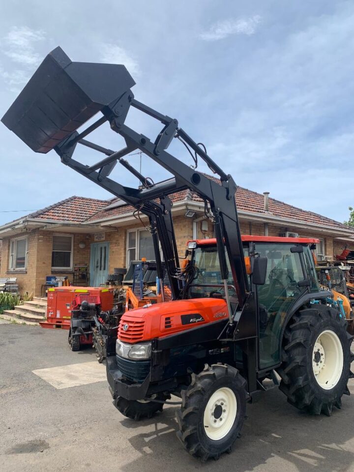 Kubota KL330 with A/C cabin, 34 HP