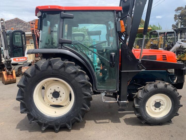 Kubota KL330 with A/C cabin, 34 HP - Image 6
