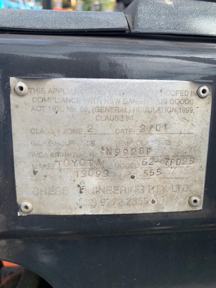 Toyota 62- 7FD25 fork lift - Image 9
