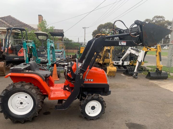 KUBOTA A15 FRONT END LOADER