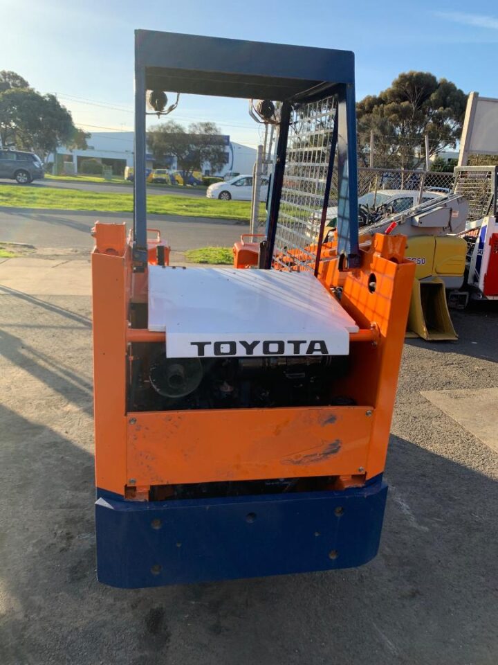TOYOTA SDK4 SKID STEER LOADER - Image 6