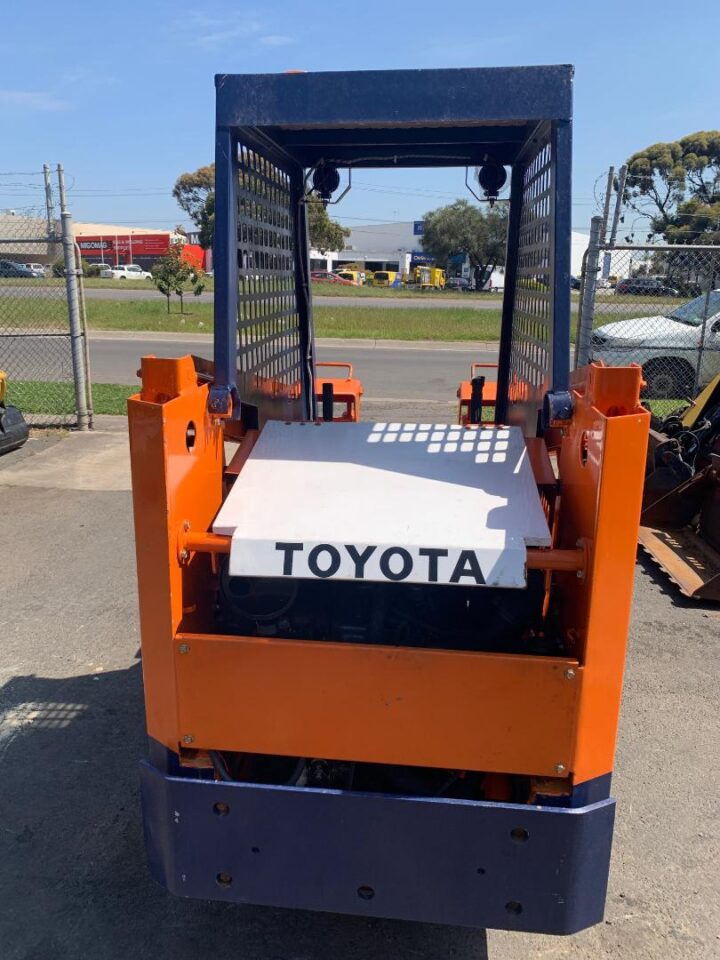 TOYOTA SDK4 SKID STEER LOADER - Image 8