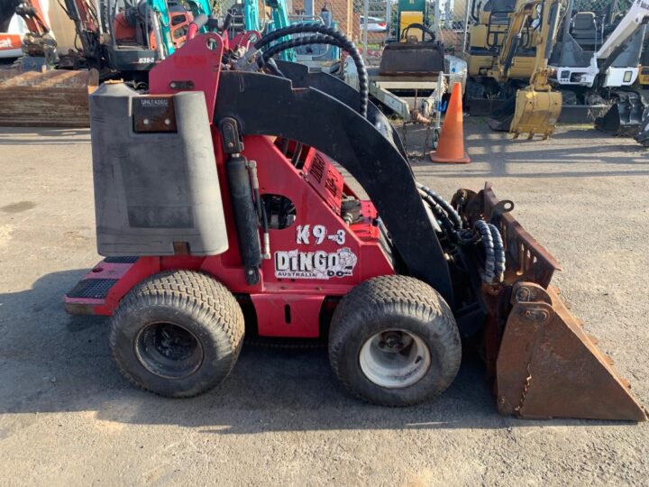 DINGO K9-3K STAND BEHIND SKID STEER LOADER