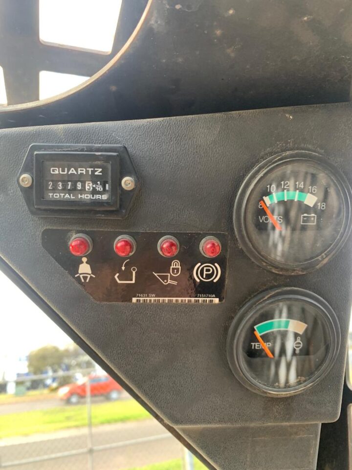 BOBCAT S70 SKID STEER LOADER - Image 19
