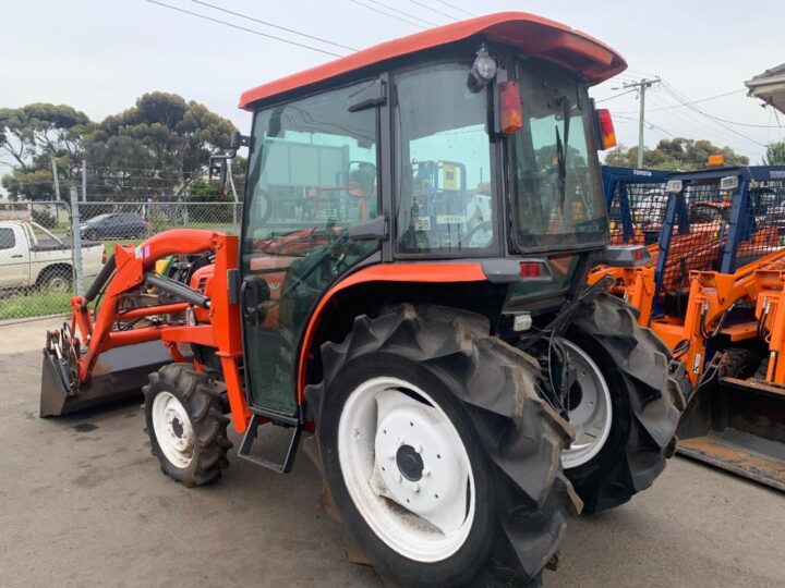 KUBOTA KL280 TRACTOR WITH FEL - Image 13