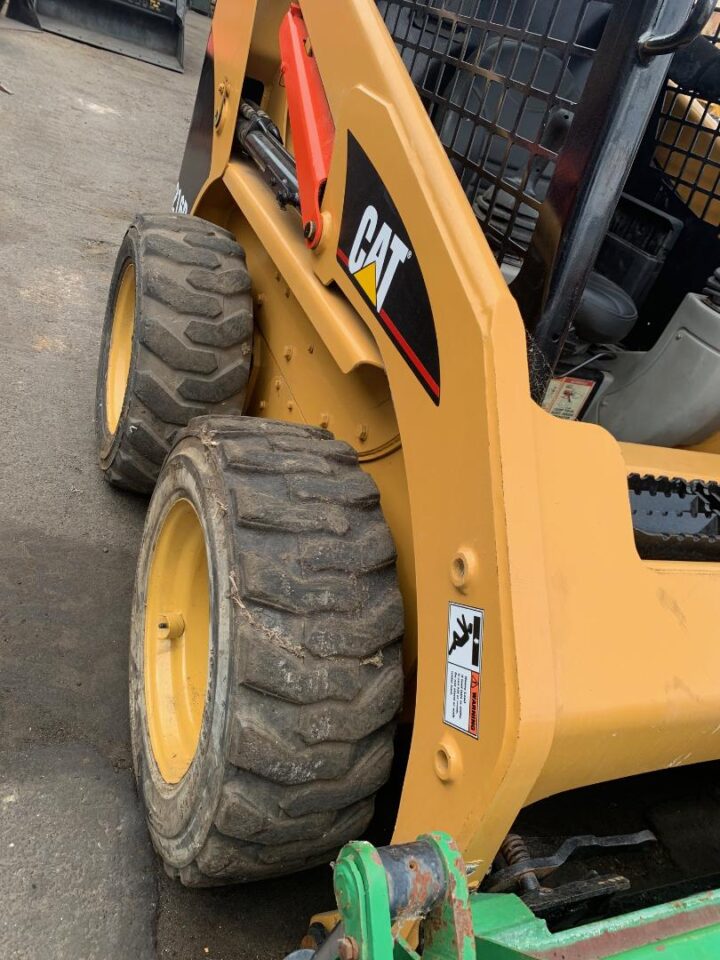 CATERPILAR 216B3 SKID STEER LOADER - Image 14