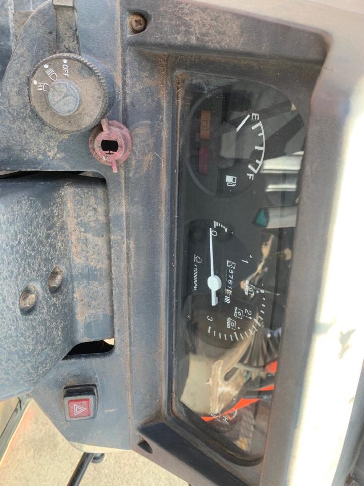 KUBOTA M8200DT TRACTOR WITH CABIN - Image 15