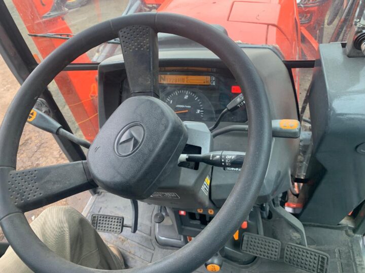 KUBOTA KL280 TRACTOR WITH FEL - Image 6