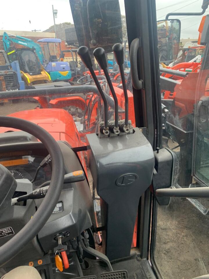KUBOTA KL280 TRACTOR WITH FEL - Image 7
