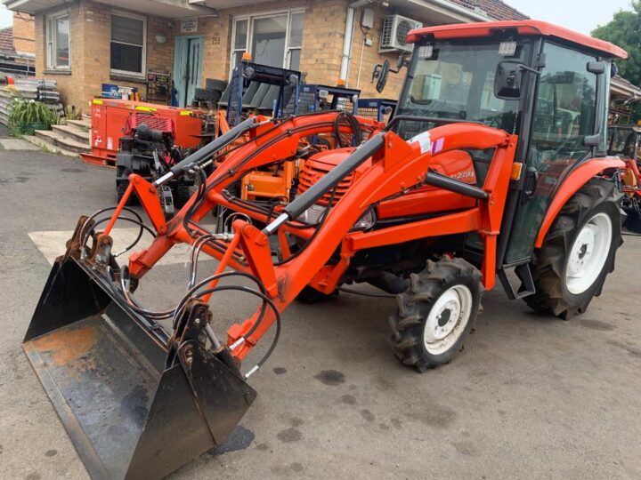 KUBOTA KL280 TRACTOR WITH FEL - Image 8
