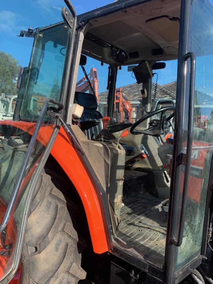 KUBOTA M8200DT TRACTOR WITH CABIN - Image 25