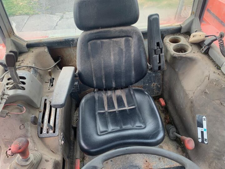 KUBOTA M8200DT TRACTOR - Image 11