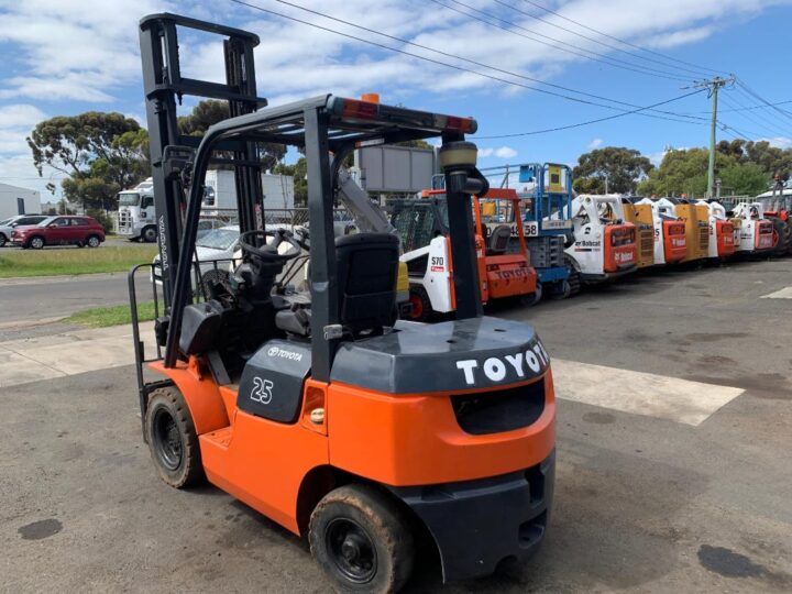 Toyota 7 FD25 forklift, 2.5 tonne capacity - Image 7