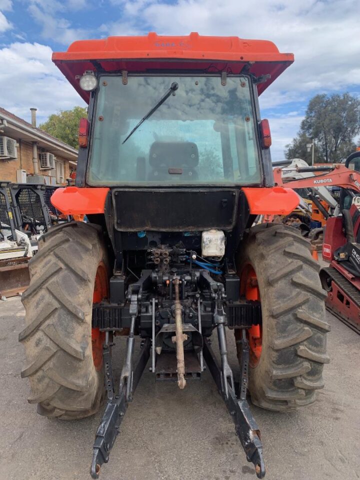 KUBOTA M8200DT TRACTOR - Image 7