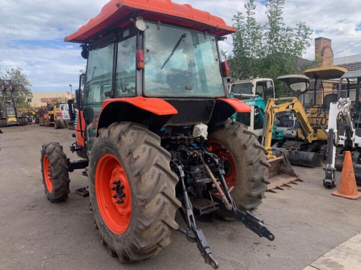 KUBOTA M8200DT TRACTOR - Image 8