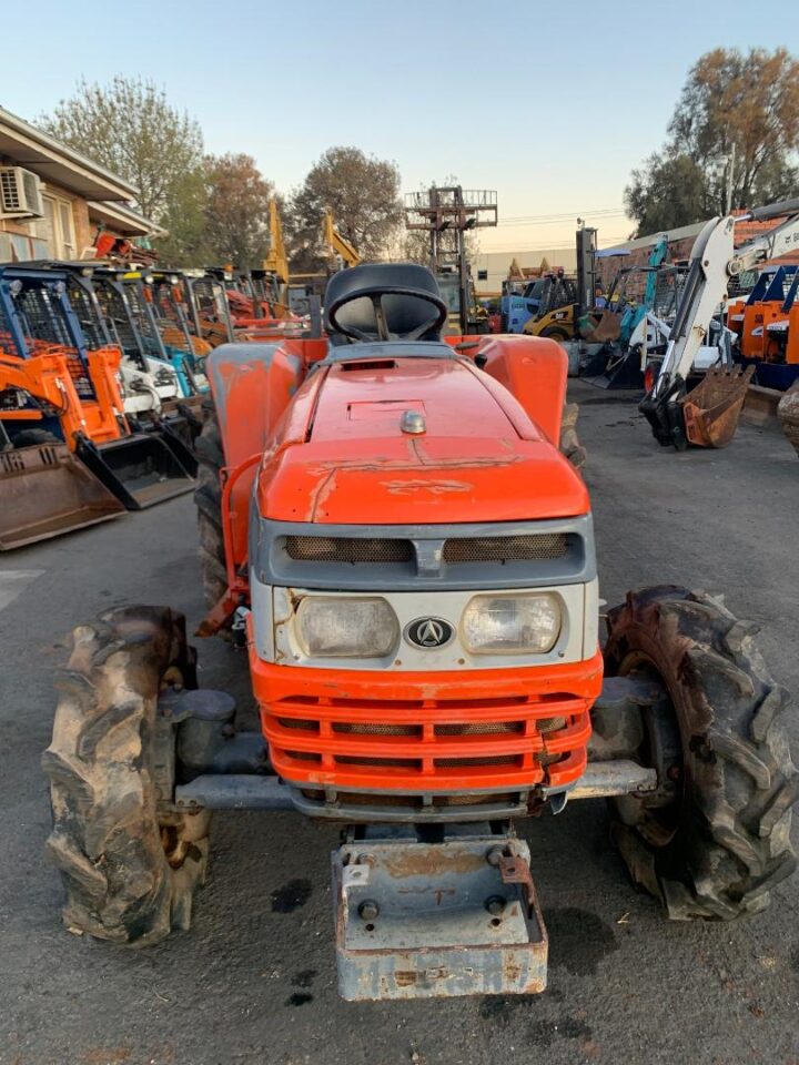 DAEDONG KD45 KIOTI TRACTOR - Image 8
