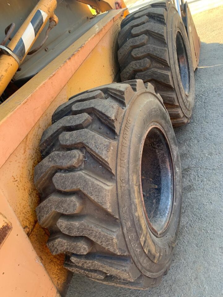 CASE 1845C SKID STEER LOADER - Image 12