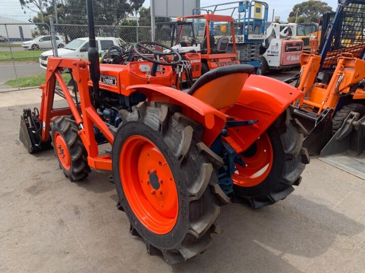 KUBOTA L1500 TRACTOR WITH FEL - Image 12