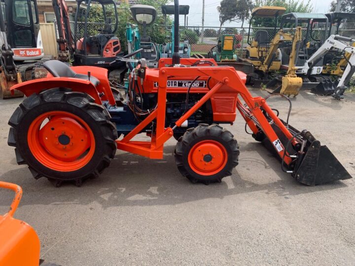 KUBOTA L1500 TRACTOR WITH FEL - Image 9