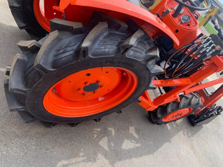 KUBOTA L1500 TRACTOR WITH FEL - Image 8