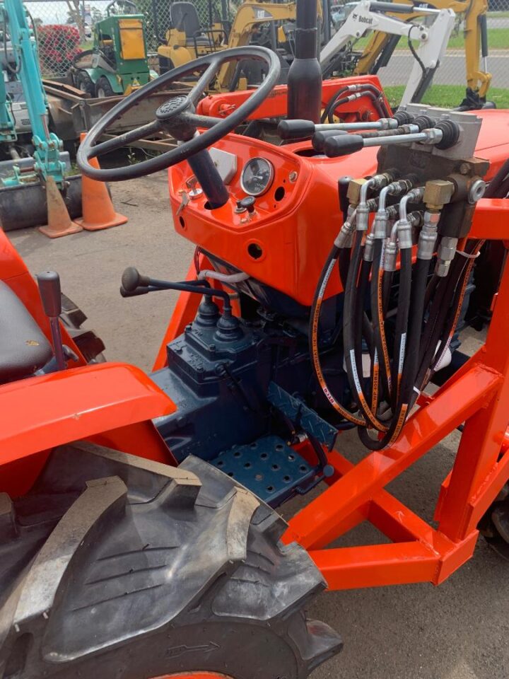 KUBOTA L1500 TRACTOR WITH FEL - Image 5