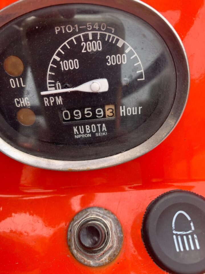 KUBOTA L1500 TRACTOR WITH FEL - Image 4
