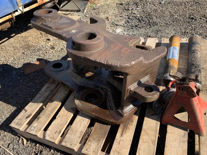 ECH HYDRAULIC HITCH - Image 2