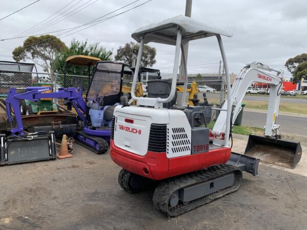 TAKEUCHI TB016 MINI EXCAVATOR - Image 6
